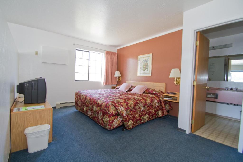 Brooks St. Motor Inn Missoula Room photo